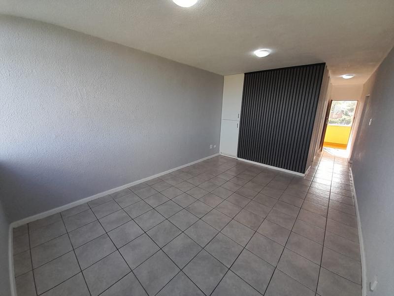 To Let 1 Bedroom Property for Rent in Loevenstein Western Cape